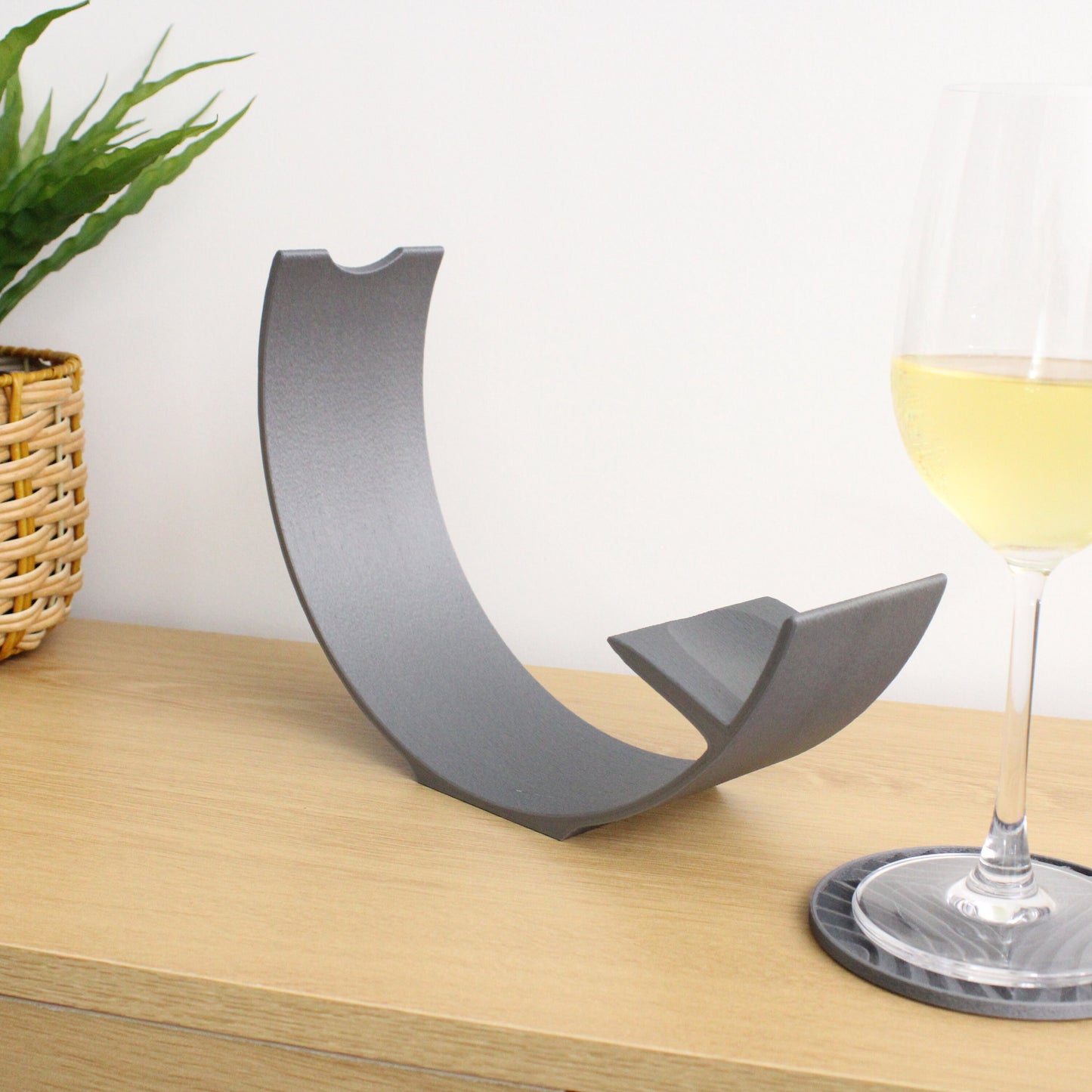 Crescent Wine Stand, Single Bottle Wine Rack for wine lovers