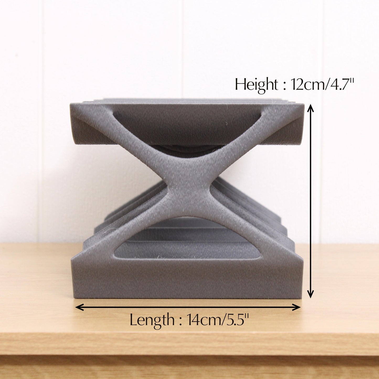 Modern Countertop Wine Rack, Edgy Large Modern Counter 6 Bottle Wine Stand, Vertical Display Wine Storage for Wine Lovers.