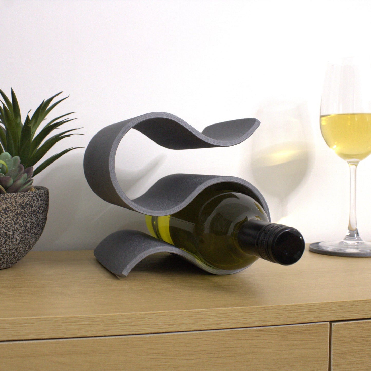 Mini Wavy Wine Rack, Small 2 bottle Wine Stand Home Organisation